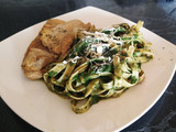 Tallarines verdes (al pesto)
