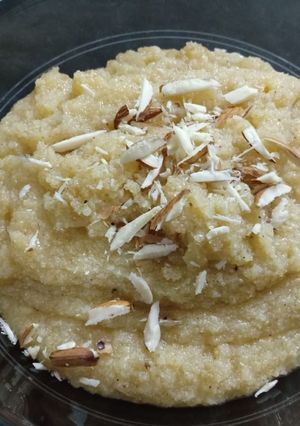A picture of Suji ka Halwa.