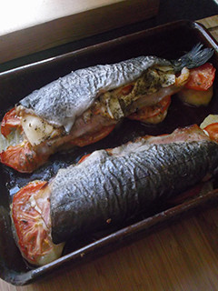 Una foto de Truchas con gambas y beicon