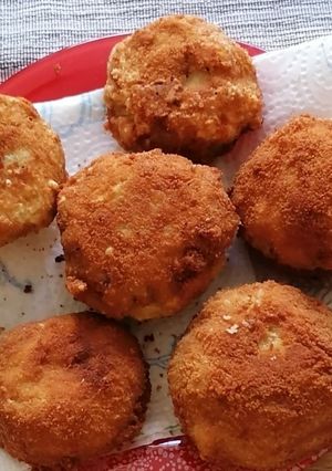 O poză a rețetei Ciuperci umplute pane.