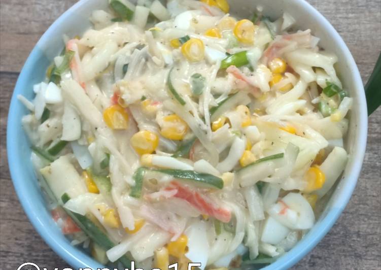 Langkah Mudah untuk Menyiapkan Crabstick Salad Lezat Sekali