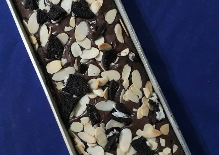 Langkah Mudah untuk Menyiapkan Fudgy Chocolate Brownies, Lezat