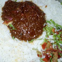 Rice stew with salat A picture of Rice stew with salat.