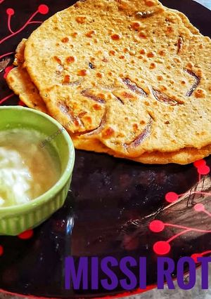 A picture of Missi Roti.