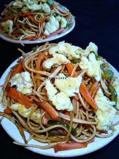এগ নুডুলস (egg noodles recipe in Bengali) রেসিপির প্রধান ছবি