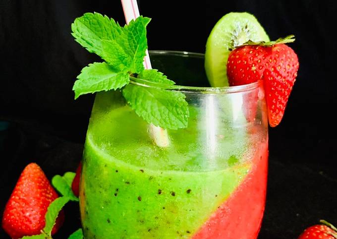 Recipe of Super Quick Homemade Kiwi Strawberry mojito