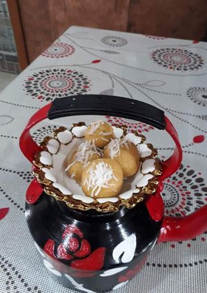 A picture of Cornflakes ladoo.