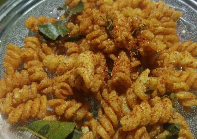 Resep Makaroni Spiral Goreng Pedas Daun Jeruk Oleh Fitriana Noviyanti Cookpad