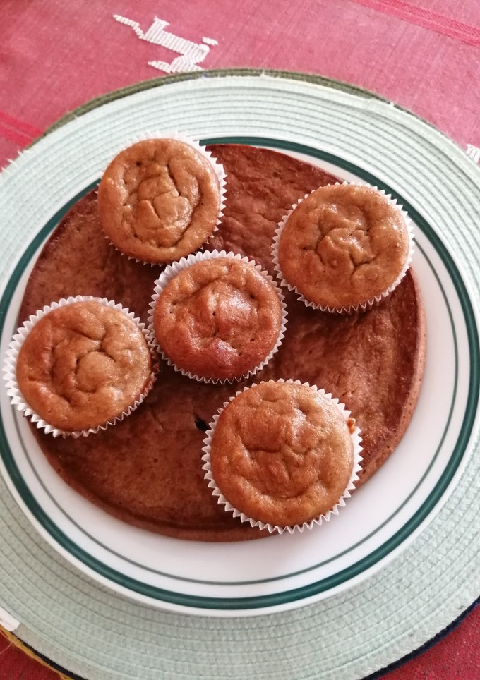 Una foto de Pan y cupcakes de guineo (banano)