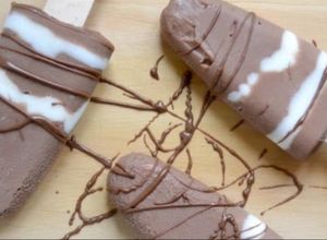 Una foto de Paletas de helado de nutella