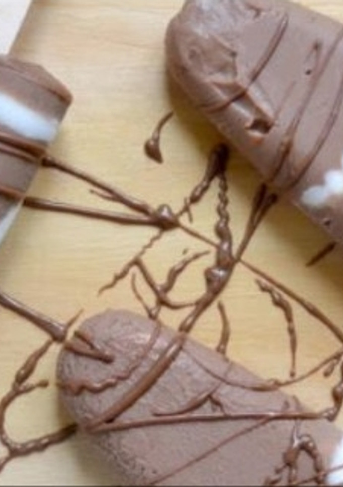 Una foto de Paletas de helado de nutella