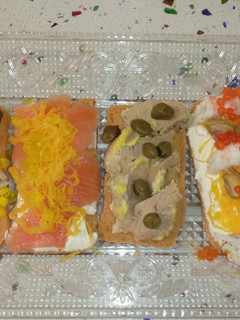 Una foto de Mini tostas variadas