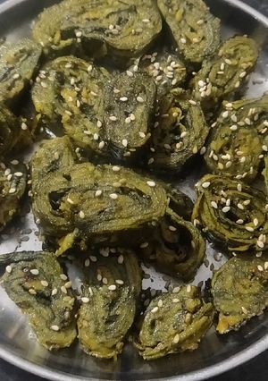 પાત્રા(Patra Recipe in Gujarati) રેસીપી મુખ્ય ફોટો