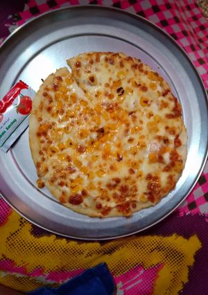 A picture of Corn cheese pizza.