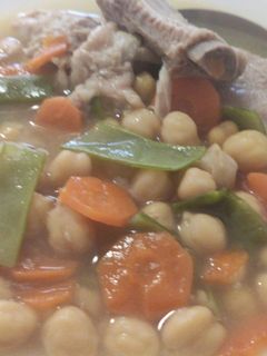 Una foto de Cocido de garbanzos casero