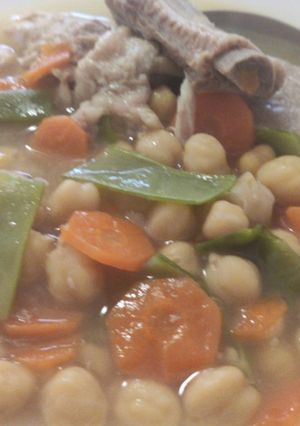 Una foto de Cocido de garbanzos casero