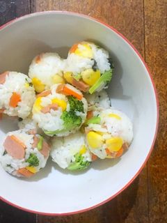 Foto resep Jumeokbap (주먹밥) / Nasi Kepal Korea