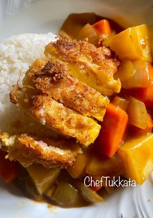 รูปของ แกงกะหรี่(Japanese curry)+หมูทอด by ChefTukkata🍲