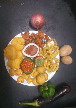 ભજીયા (Bhajiya Recipe In Gujarati) રેસીપી મુખ્ય ફોટો