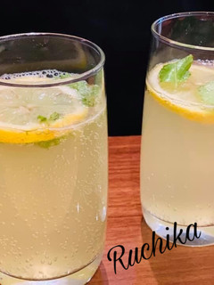 A picture of Lemon Mint Mojito.