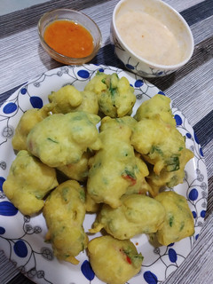 મેથી ના ભજીયા રેસીપી મુખ્ય ફોટો