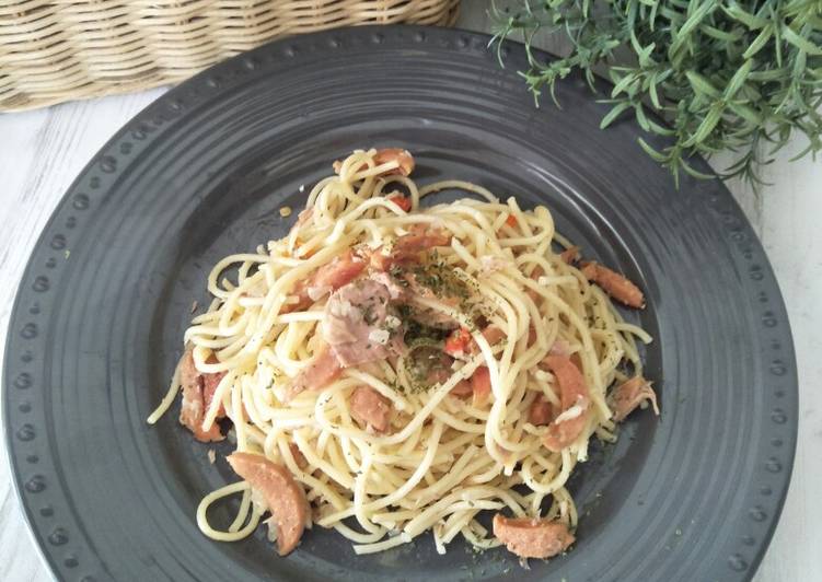 Langkah Mudah untuk Menyiapkan Spagetti aglio olio with tuna, Bikin Ngiler