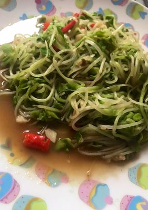รูปของ ผัดต้นอ่อนทานตะวัน🌱 คลีนสุด