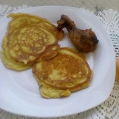 A picture of Egg and Avocado pancakes for breakfast.