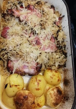 Tepsis csülkös káposzta recept fotója