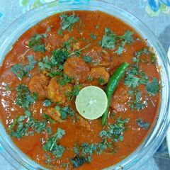 A picture of Prawns gassi curry.