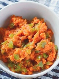 બેસન વાળા મરચા (Besan Vala Marcha Recipe In Gujarati) રેસીપી મુખ્ય ફોટો