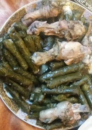 صورة لوصفة ورق عنب مع أفخاد الدجاج بالكيس الحراري