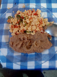 Una foto de Huevos a la Mexicana