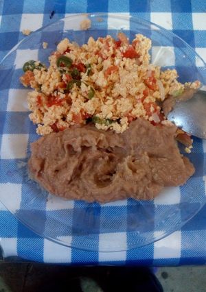 Una foto de Huevos a la Mexicana