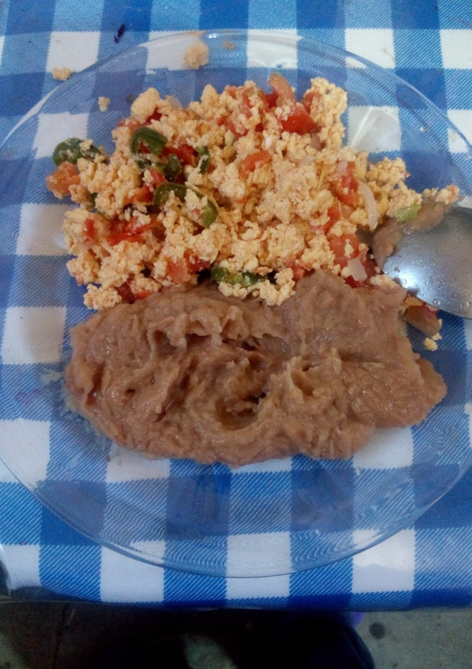 Una foto de Huevos a la Mexicana