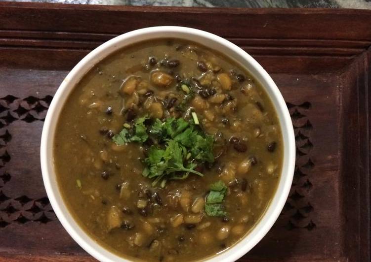 Recipe of Award-winning Kali mah chanaki dal