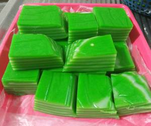 Resep Mudah Kue lapis tepung beras Ala Warteg Resep Mudah Kue lapis tepung beras Ala Warteg