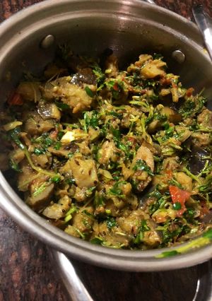 રીંગણ મેથી નુ શાક (Ringan Methi Nu Shaak Recipe In Gujarati) રેસીપી મુખ્ય ફોટો