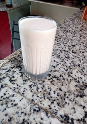 A picture of Apple and oats milk shake.