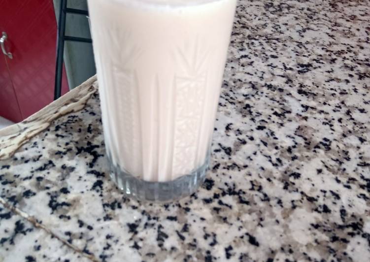 Recipe of Award-winning Apple and oats milk shake