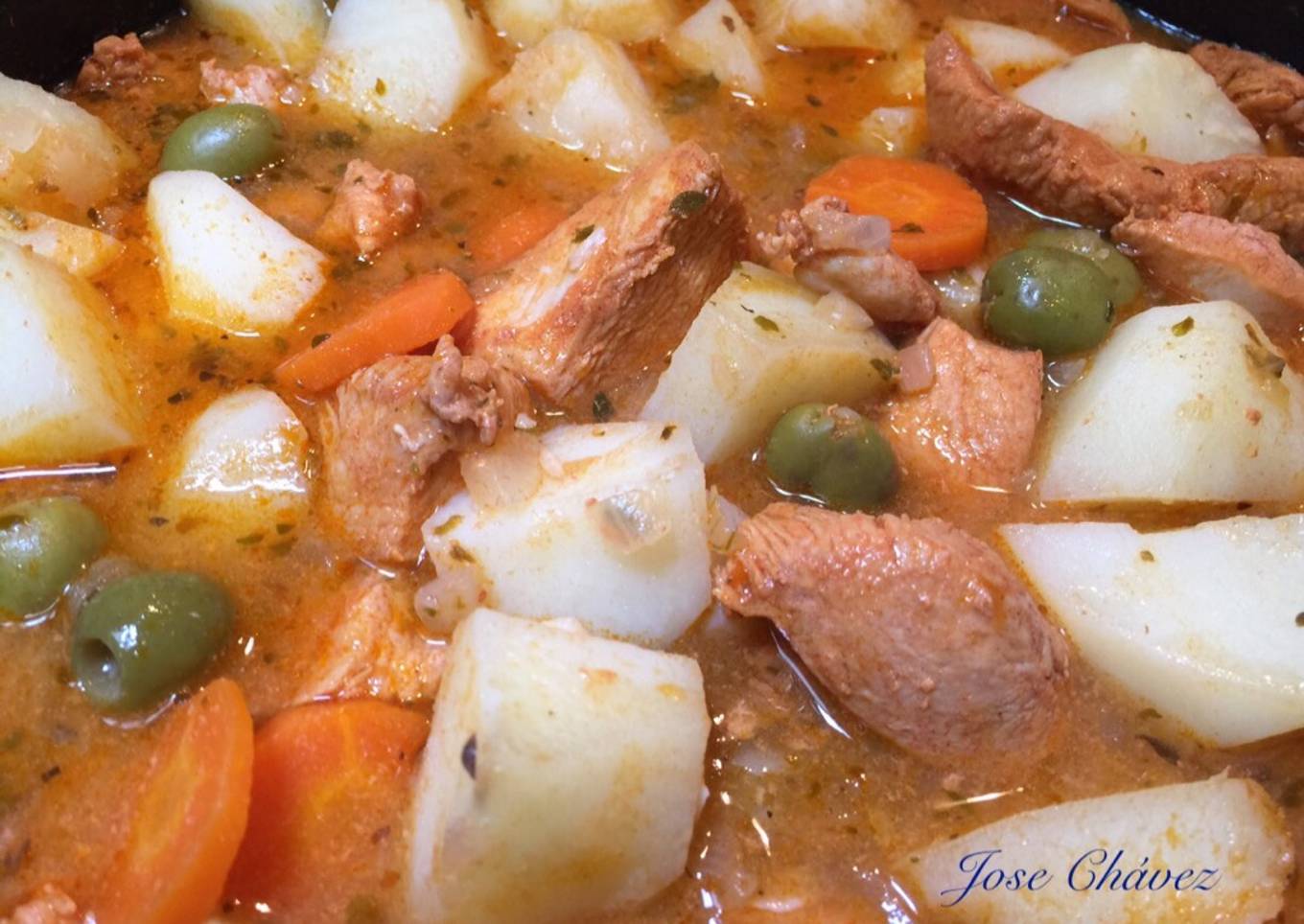Pechugas de pollo adobadas con papas