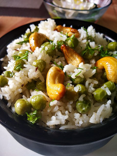 A picture of Matar Pulao / Peas Pulao.