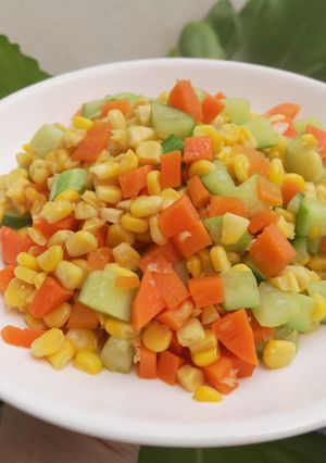 รูปของ ผัด3สี🥕🌽🥒(ข้าวโพด แตงกวา แครอท)