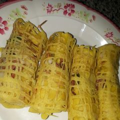 A picture of Net crepes (roti jala).