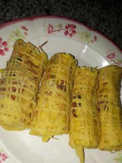 A picture of Net crepes (roti jala).