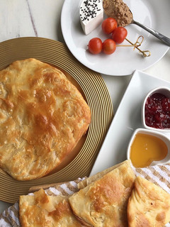 A picture of Egyptian pies.