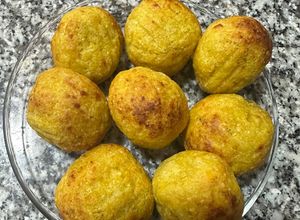 Una foto de Bolitas de plátano maduro