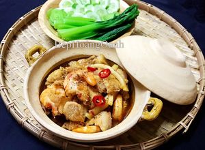 Hình của món Tôm Thịt Ba Rọi Kho Cơm Dừa.