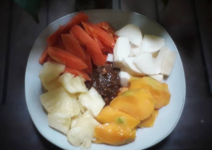 Rujak Coel Buah bumbu kacang