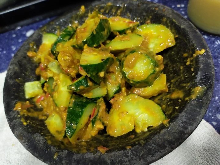Cara Gampang Membikin Resep  Rujak Timun bumbu kacang yang Enak Banget, Enak